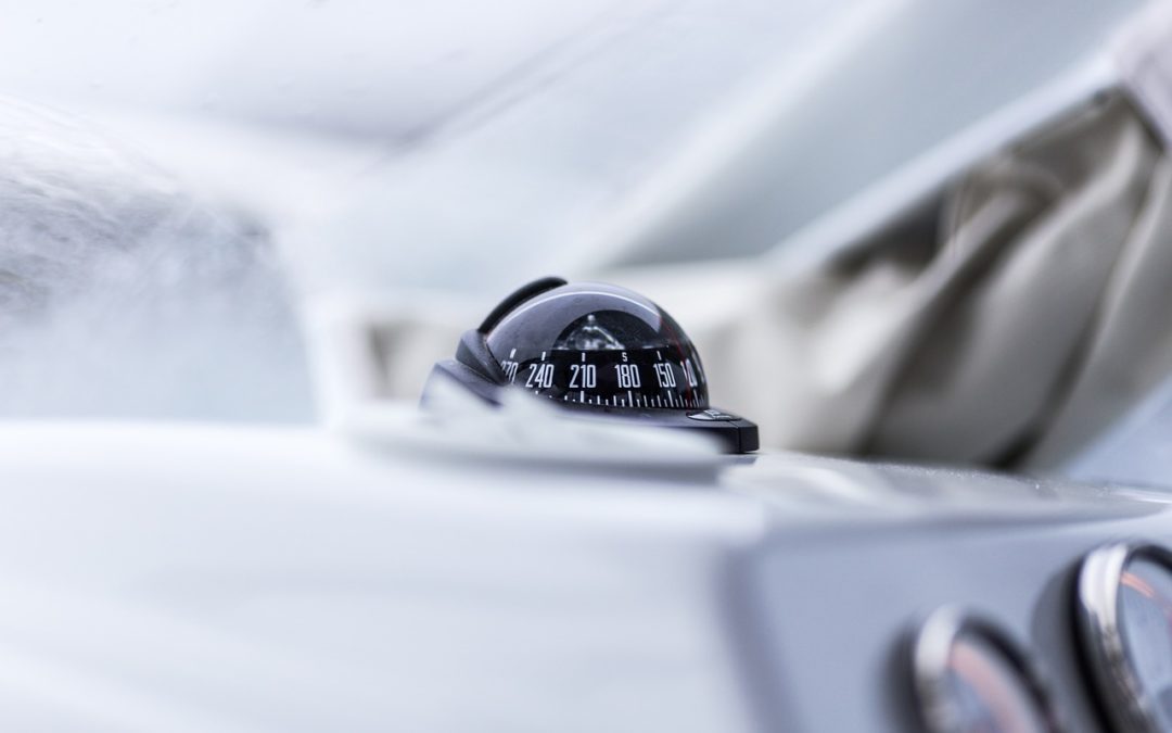 Fundamentos Básicos de Navegação: latitude, longitude, carta náutica