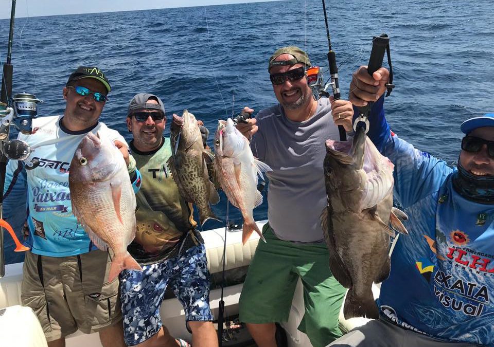 Aooowww tem bicho grande no fundo! Big Pargão